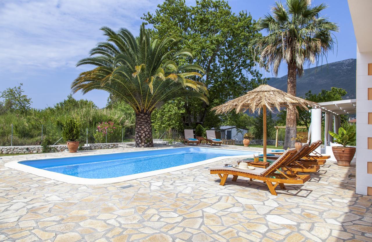 Villa Aliki วาซีลีกี ภายนอก รูปภาพ